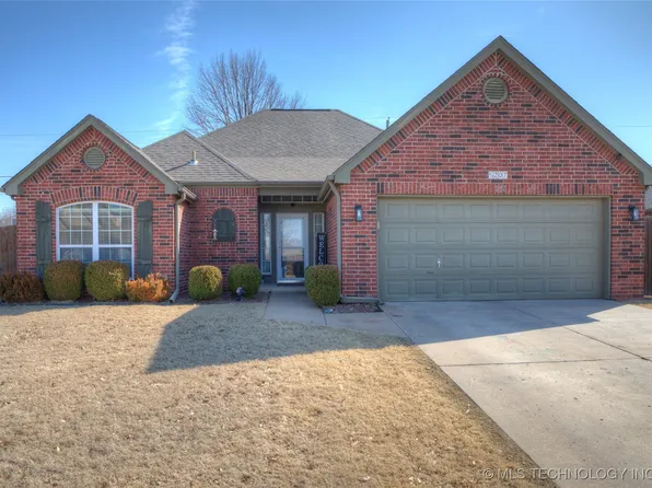5207 Barr Dr, Sand Springs, OK 74063