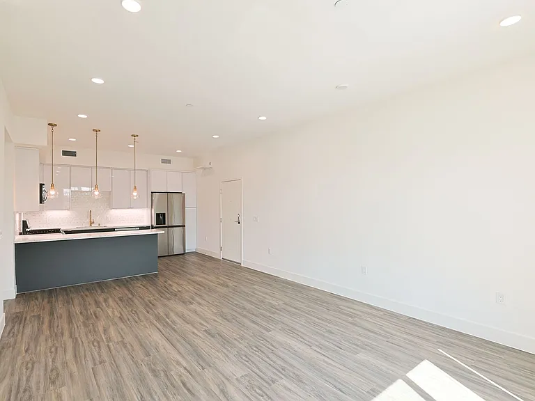4000 W Mont Clair St — Photo 9