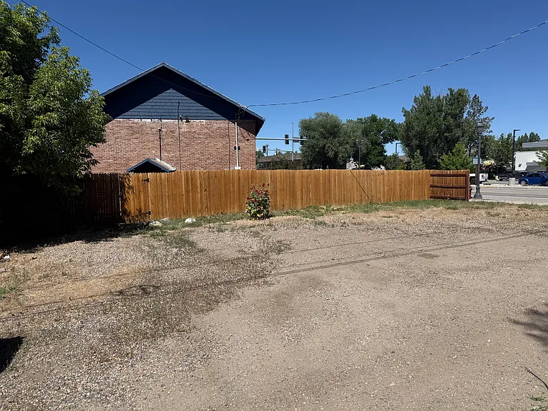 299 W Jefferson Ave — Photo 8