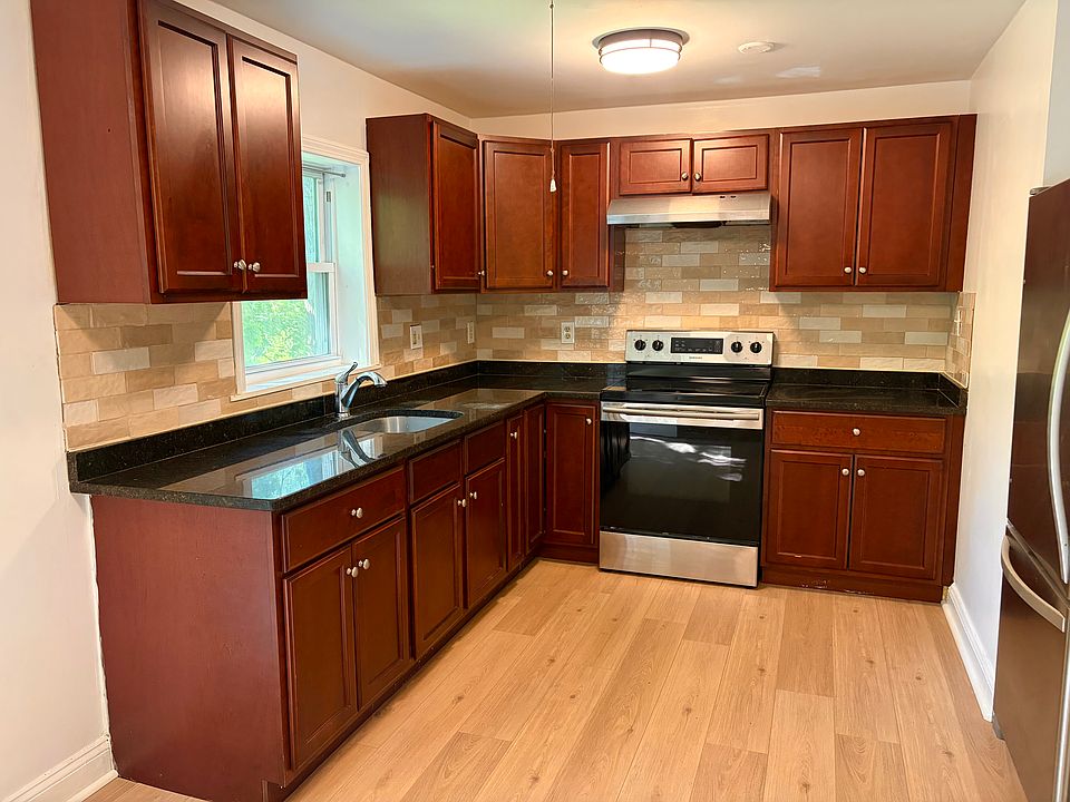 1st image of 117 Arlington St Floor 2
