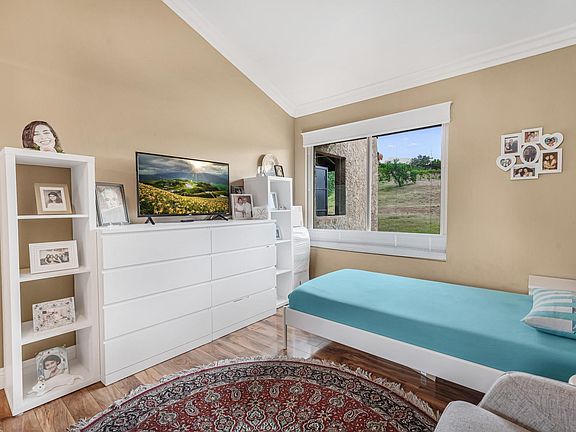5th image of 715 Brichpark Cir #205