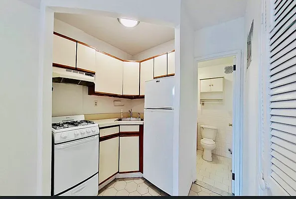 Rented by CitySites Real Estate Group | media 27