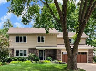 5722 Columbine Dr, Johnston, IA 50131
