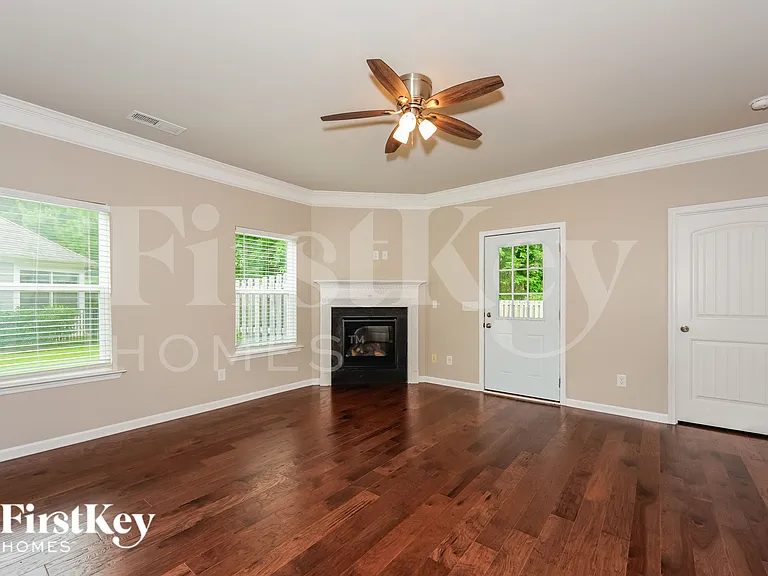 1290 Overlook Dr — Photo 3