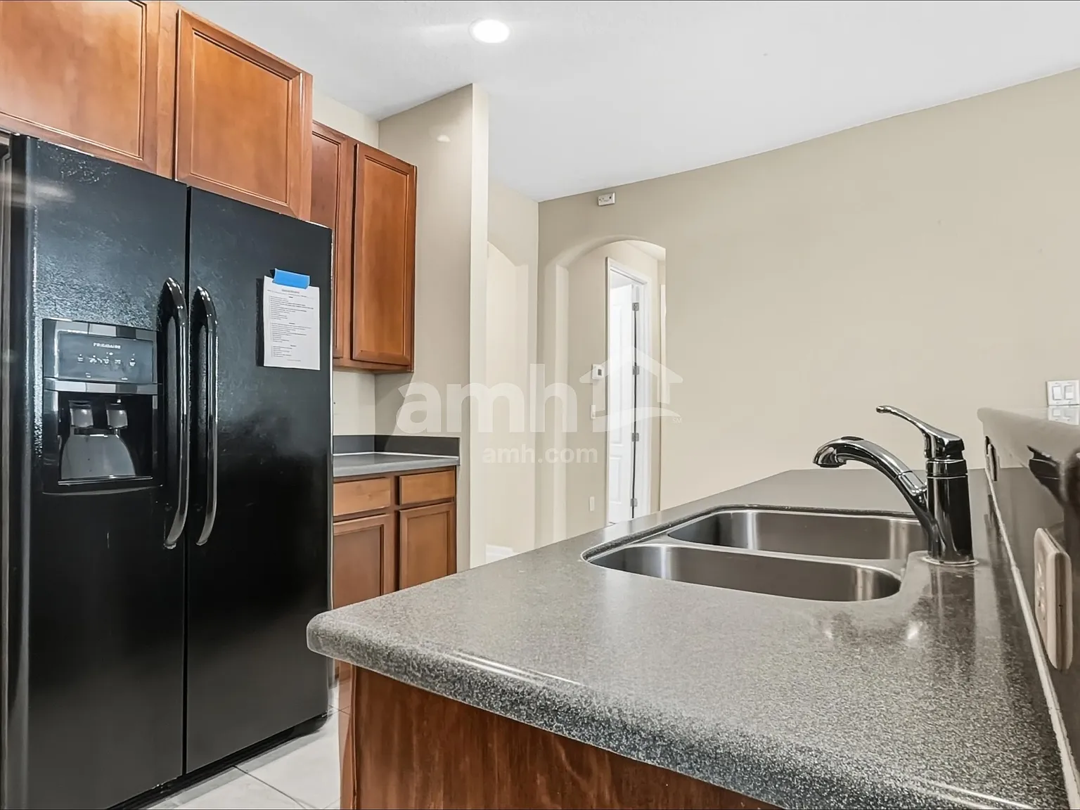 3 bed, 2.0 bath, 1527 sqft, $2,015 — Photo 3