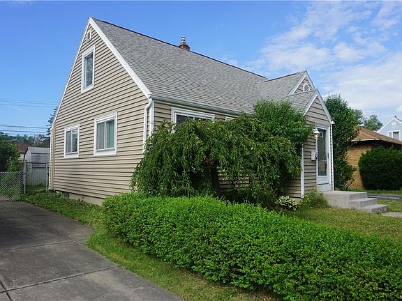 3rd image of 54 Sandra Dr