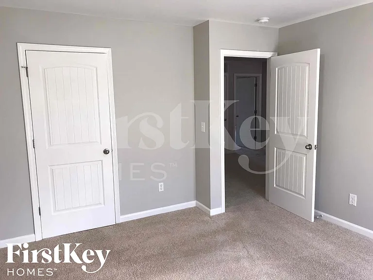 5519 Luther Ct — Photo 11