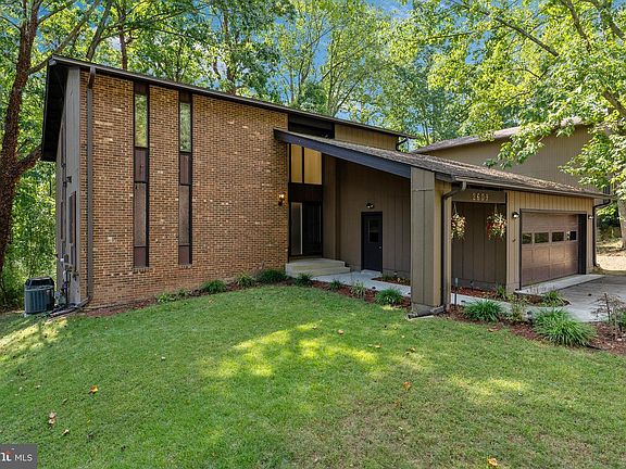 3rd image of 2609 Woodfern Ct
