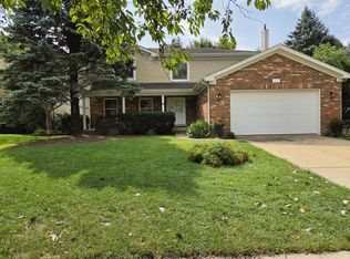 2103 E Seminole Ln, Mount Prospect, IL 60056