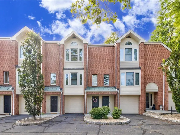 10 Pine Brook Ln, Darien, CT 06820