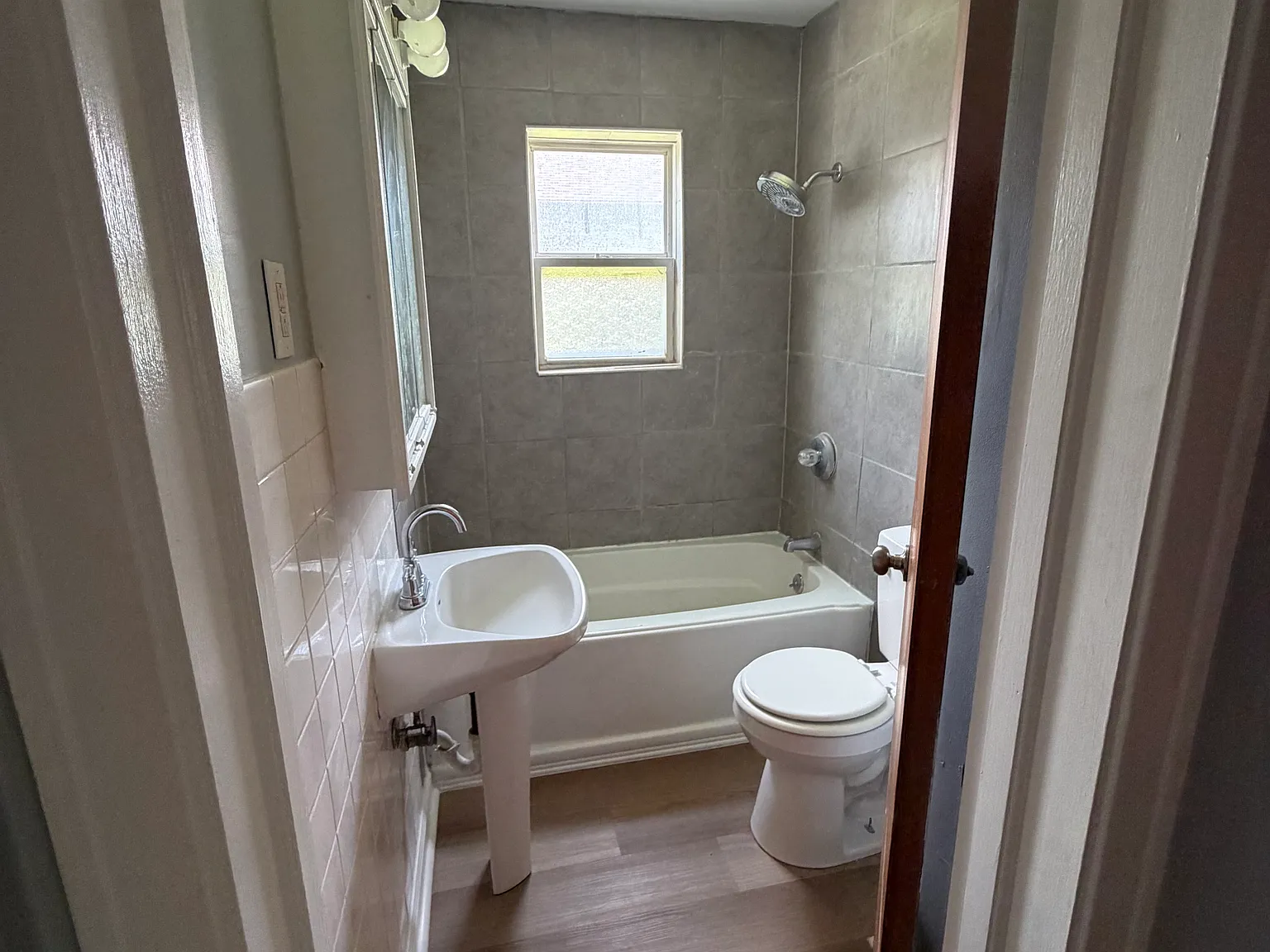 2 bed, 768 sqft, $1,650 — Photo 2