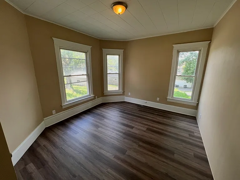 172 Hamline Ave — Photo 7