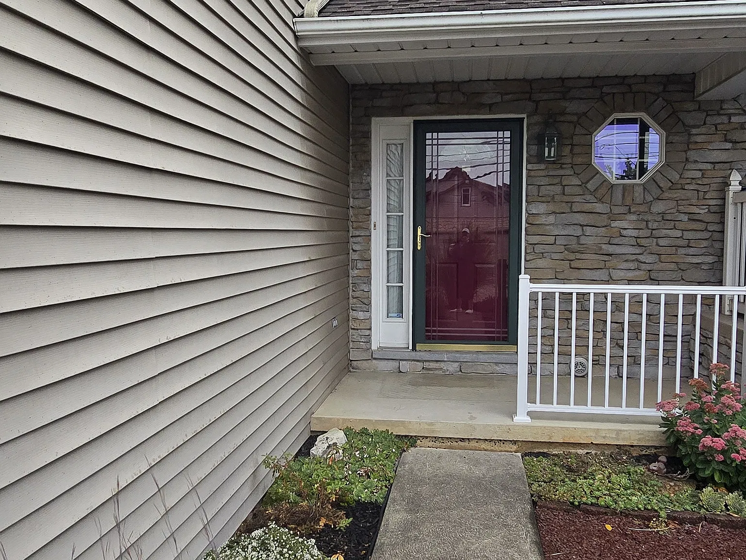 3 bed, 2.5 bath, 1738 sqft, $2,450 — Photo 2