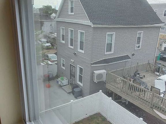 2nd image of 491-493 S 10th St #2