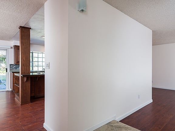 4th image of 5242 Countryside Dr