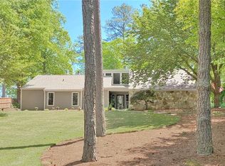 2895 Roxburgh Dr, Roswell, GA 30076