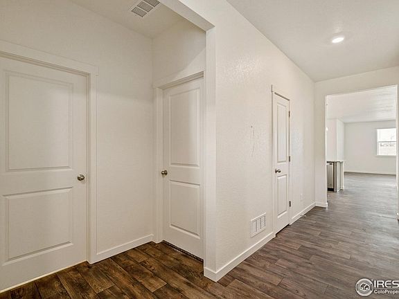 4th image of 845 Leeward St