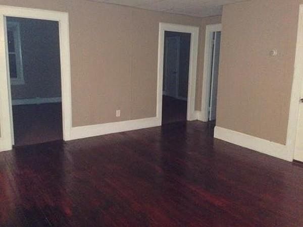 2nd image of 4 Myrtle Pl #2