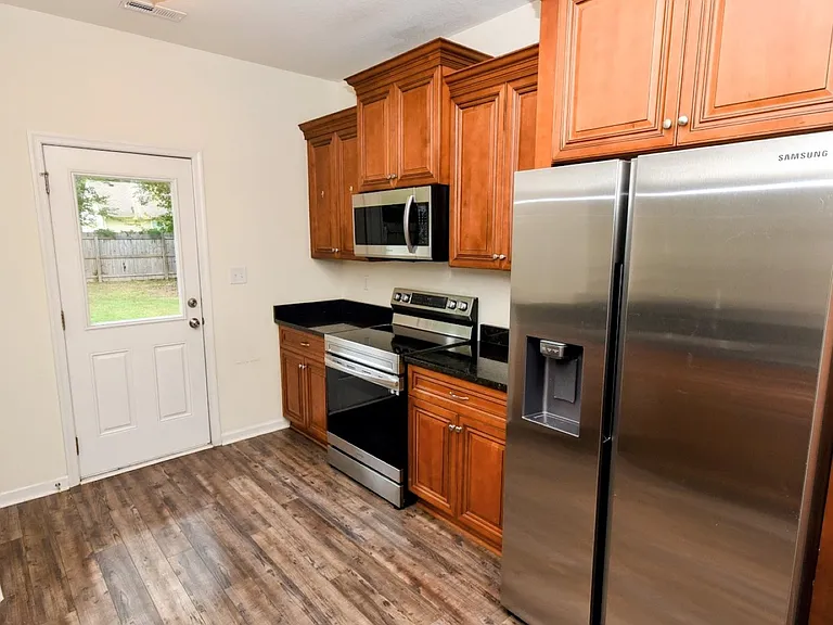4115 Franklin St — Photo 23