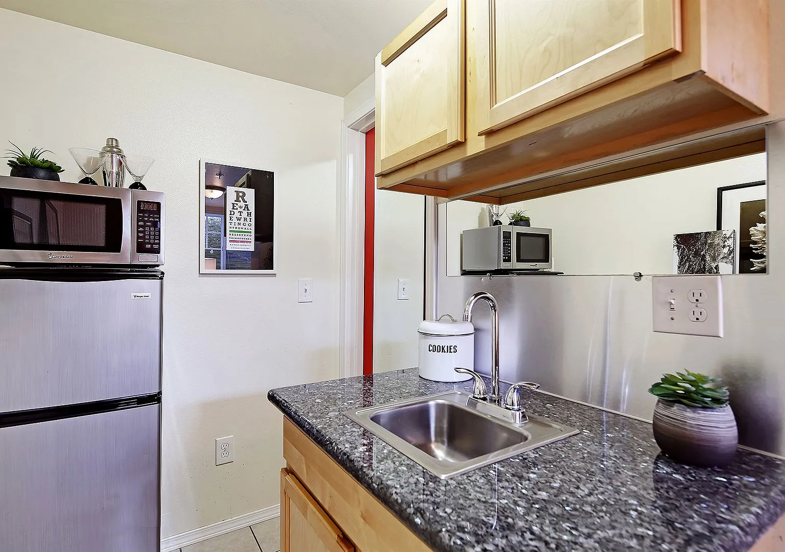 Convenient Apartments on Cap Hill! — Photo 3