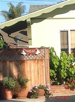 Integrity of the charming 60's style on the eves.