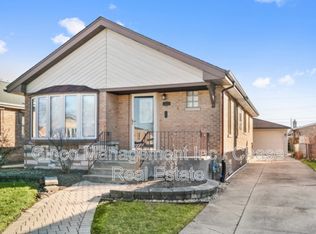 3133 W 101st St, Evergreen Park, IL 60805