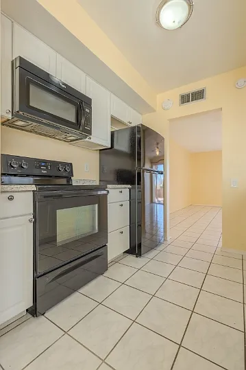 390 N Calle De Las Profetas — Photo 7