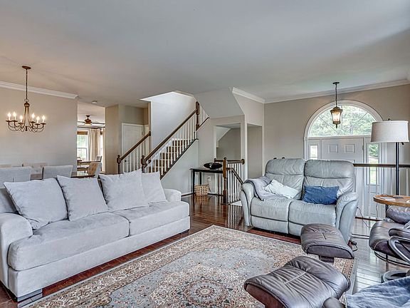 4th image of 5736 Governors Pond Cir