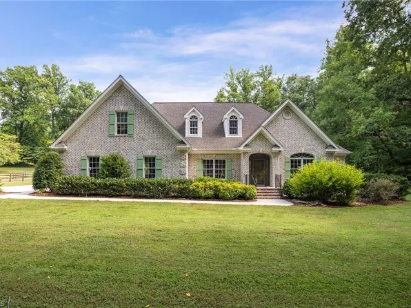7307 Whitaker Ct, Summerfield, NC 27358