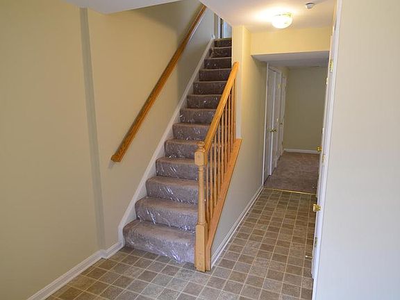 2nd image of 909 Mercer Dr