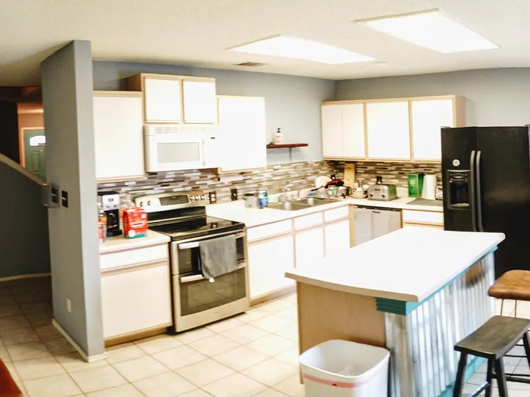 401 Thicket Ln — Photo 8