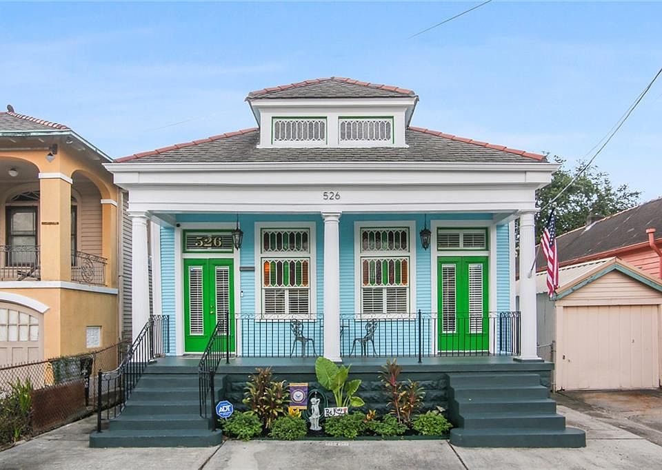 1st image of 526 Elmira Ave