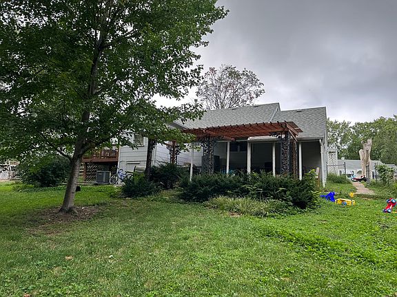 3rd image of 1433 W 28th Ter S