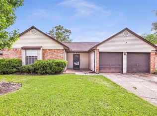 16758 Manowar Ln, Friendswood, TX 77546
