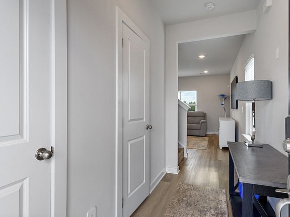 3rd image of 4264 Skyridge Dr