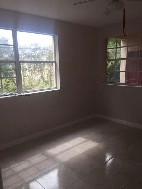 The Arabian Arms Condo — Photo 3