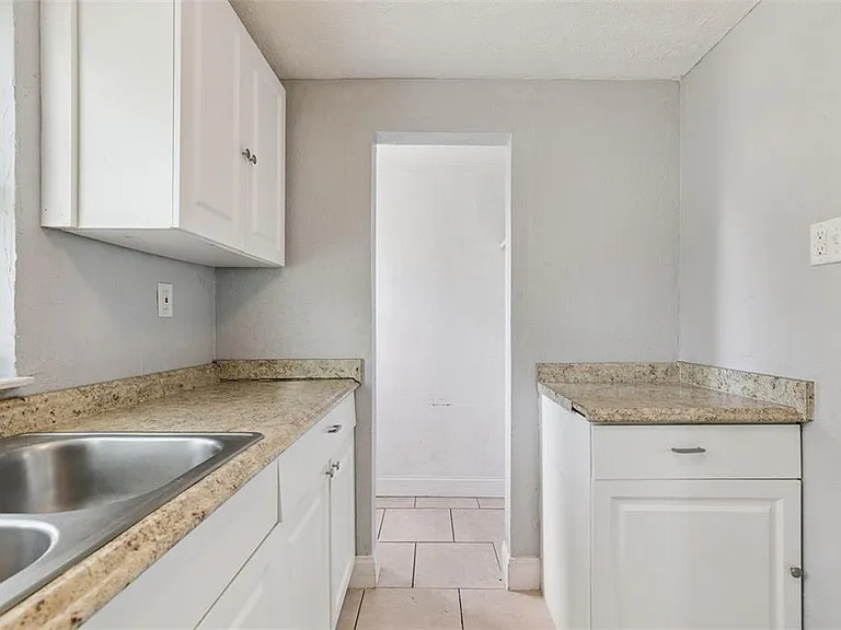 320 Dummitt Ave #B — Photo 9