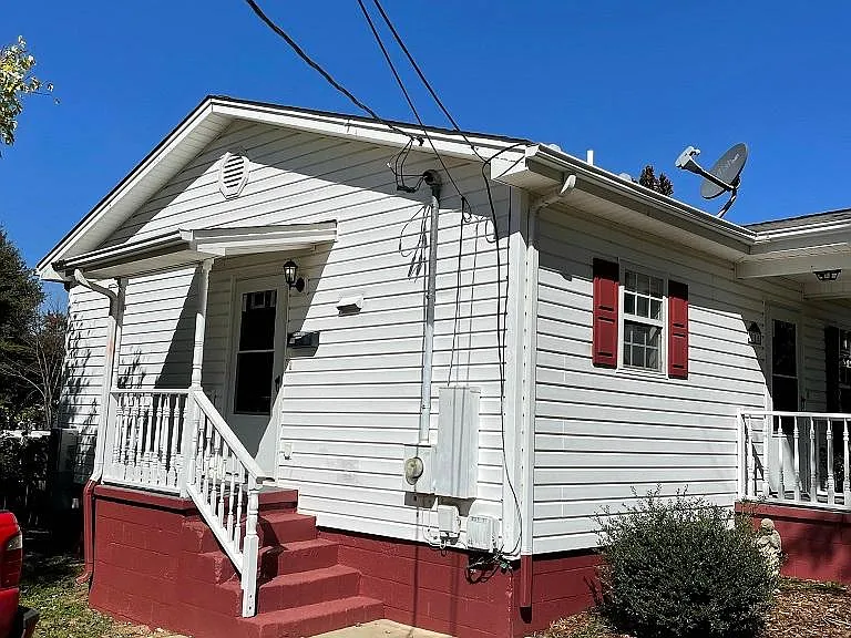 215 S Pasour St — Photo 2