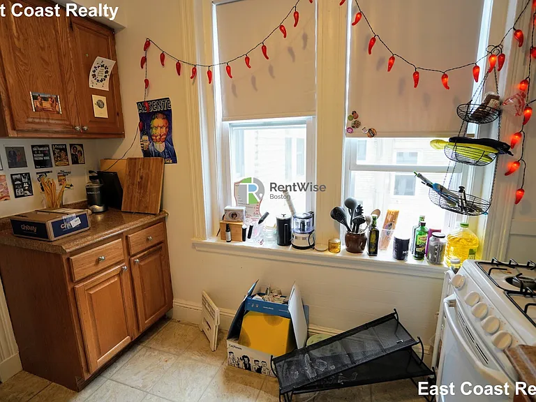 127 Sutherland Rd #C — Photo 17