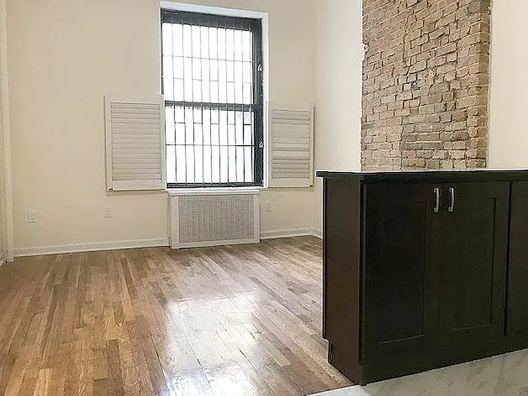 212 W 82nd St #1A — Photo 2
