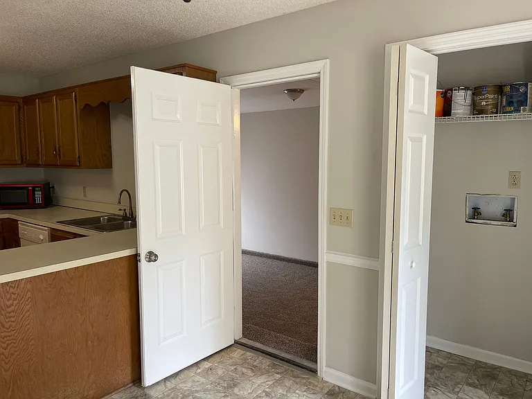1812 Barnwell Ct — Photo 9