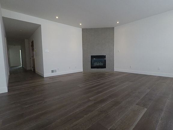 4th image of 842 48th Ave