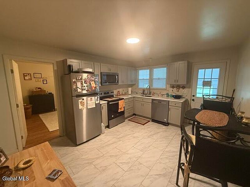 3rd image of 16 Marion Avenue