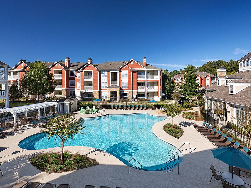 Resort Style Pool and Sundeck - Main