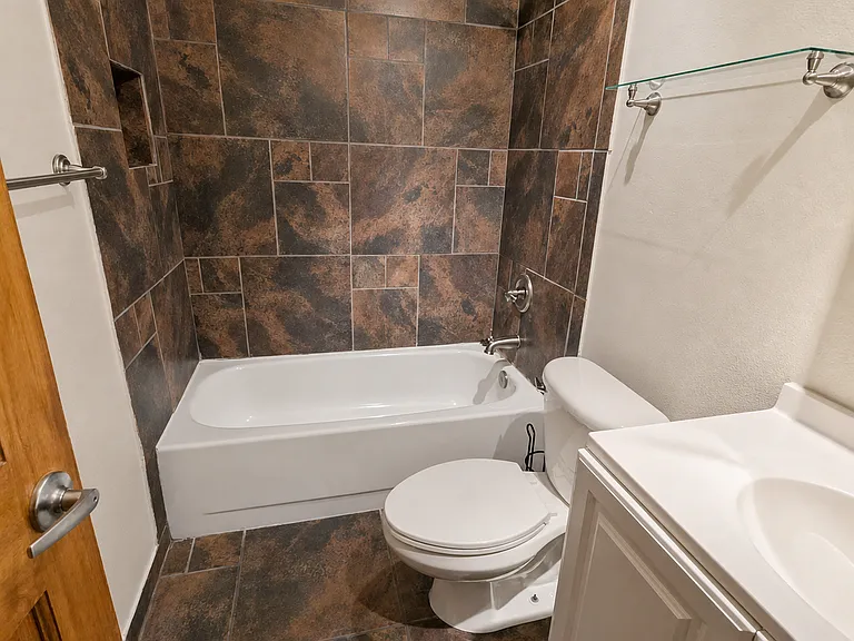 7706 N Dreamy Draw Dr — Photo 8