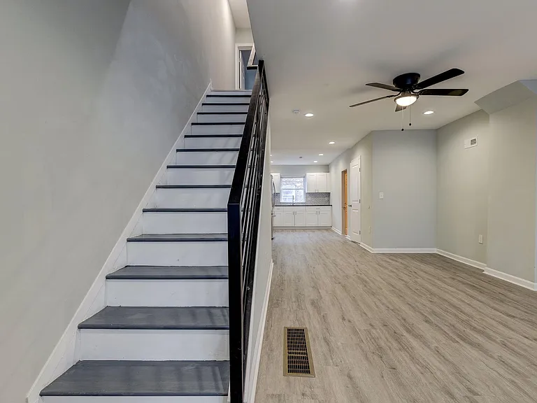 4021 Howland St — Photo 15