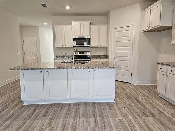 5th image of 7 S Nest Ln
