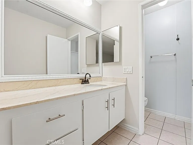 1001 W Macarthur Blvd #130 — Photo 11