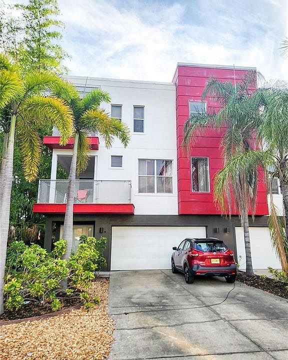 1st image of 113 S NEWPORT AVENUE #1