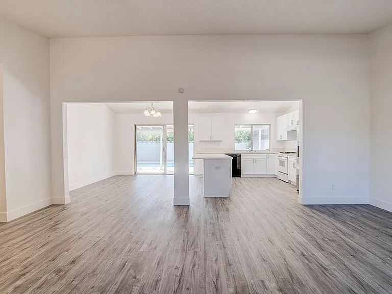 5461 Palmyra Ave — Photo 14